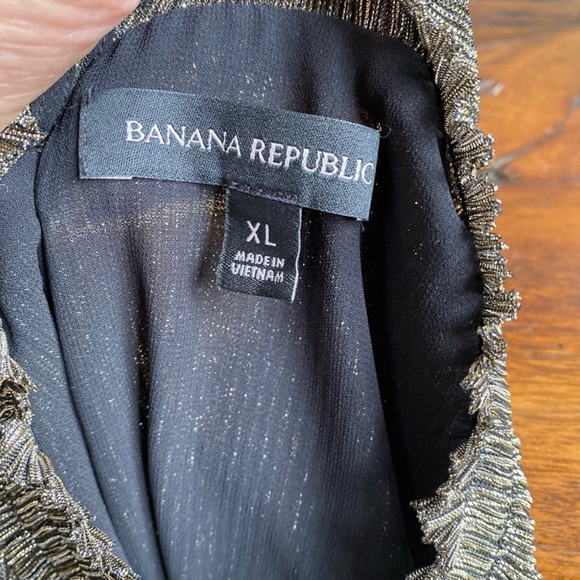 BANANA REPUBLIC Gold Brown Metallic
Shimmer Faux Wrap Sleeveless Blouse. XL. - Picture 4 of 5